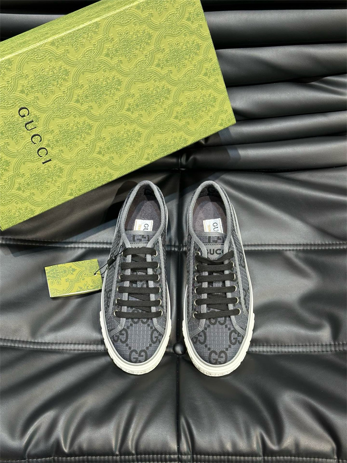 GUCCI 구찌 남성용 스니커즈 G45232