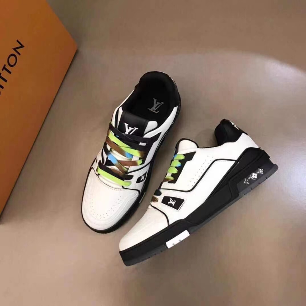 LOUIS VUITTON  루이비통 남성용 스니커즈 L12110